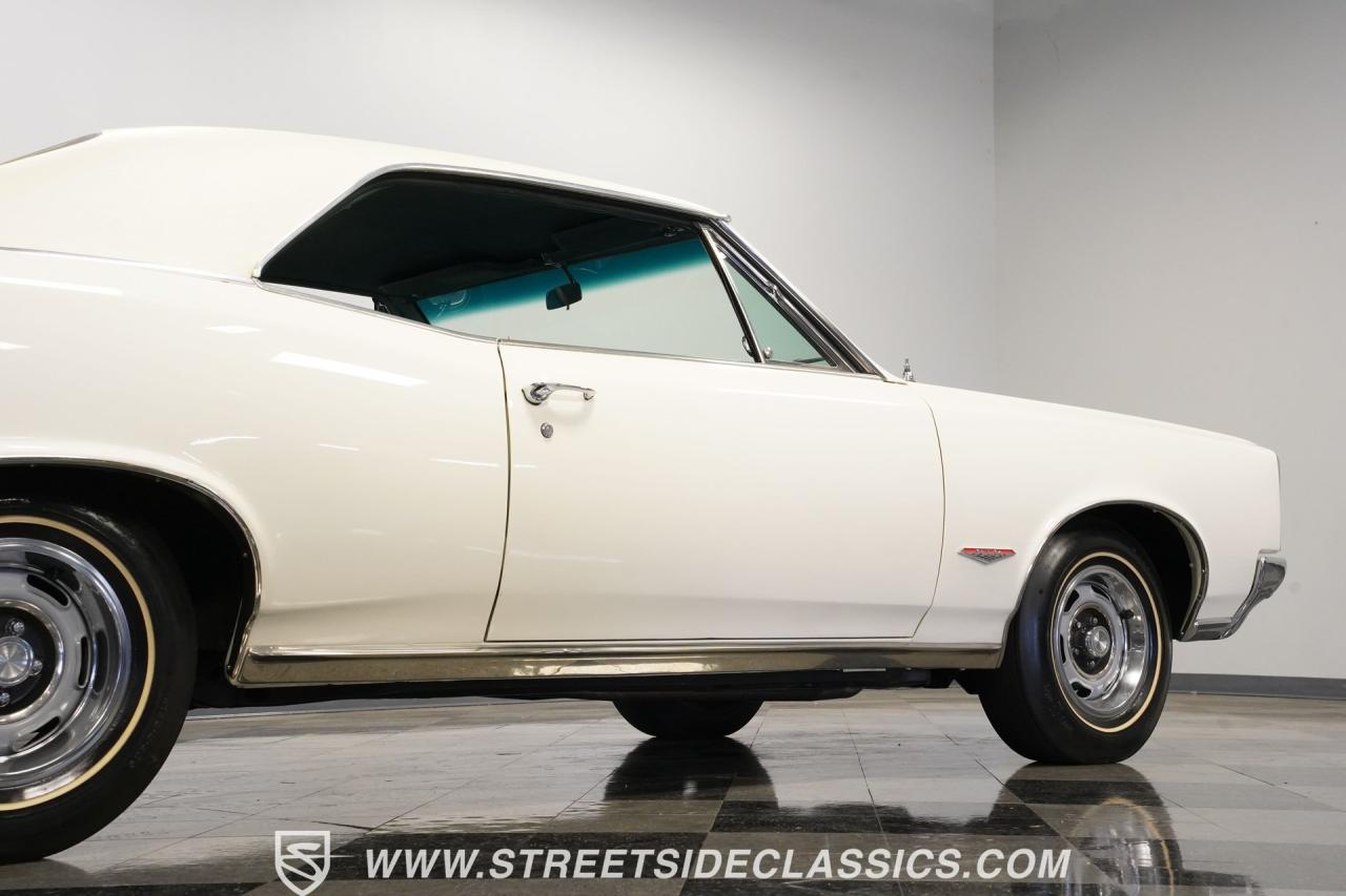 1966 Pontiac GTO Tri Power