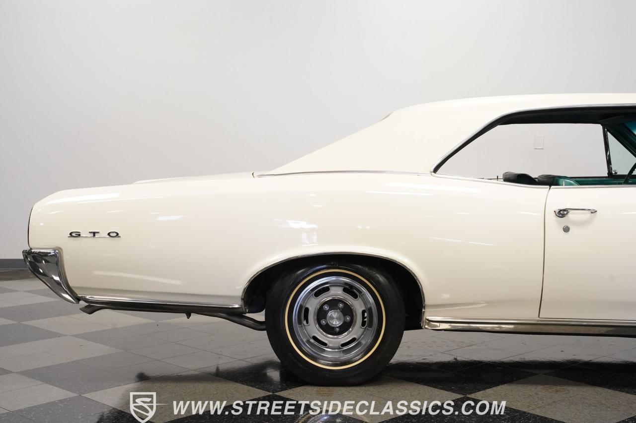 1966 Pontiac GTO Tri Power