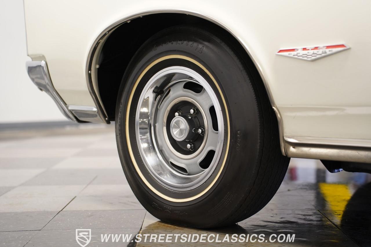 1966 Pontiac GTO Tri Power