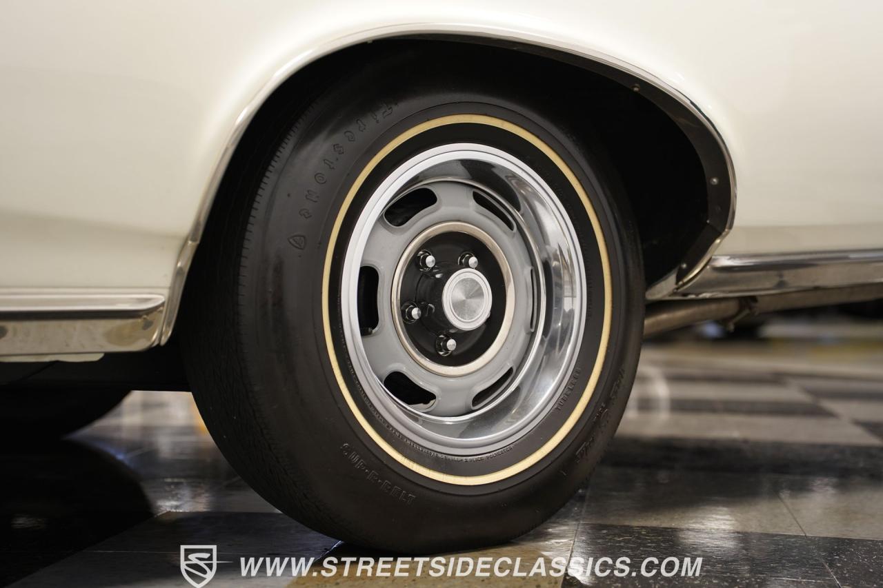 1966 Pontiac GTO Tri Power