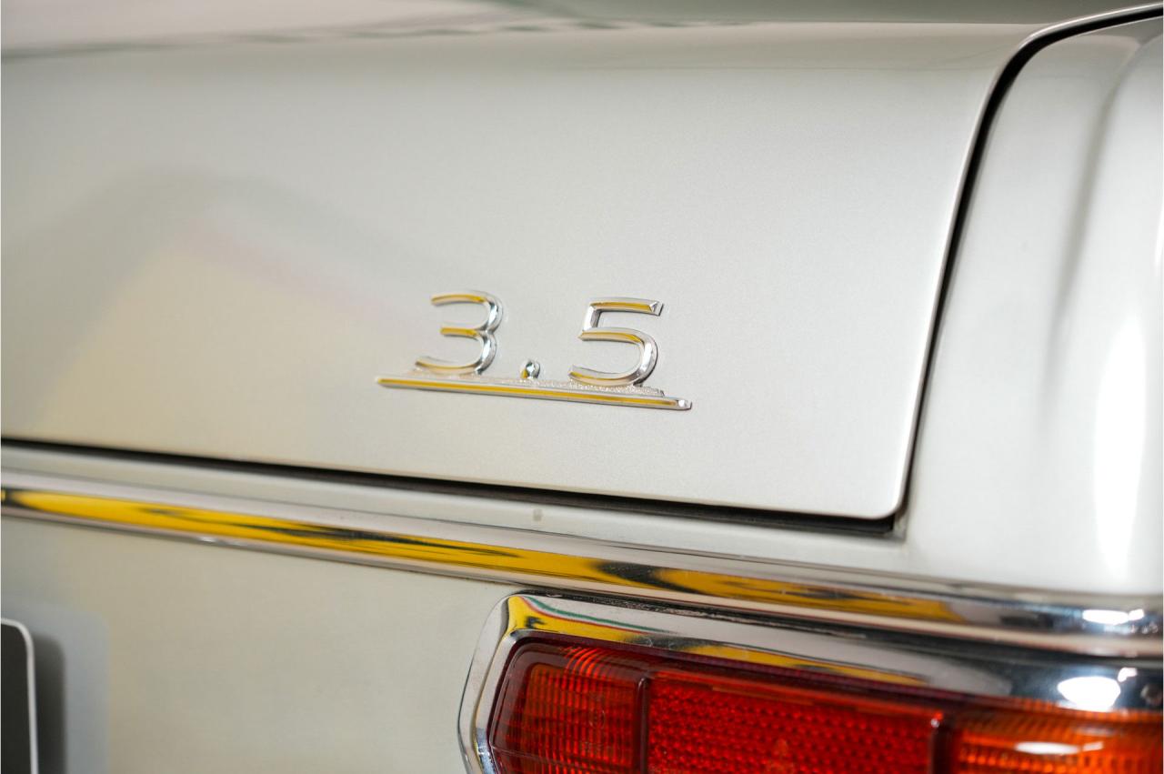 1972 Mercedes - Benz 200 series