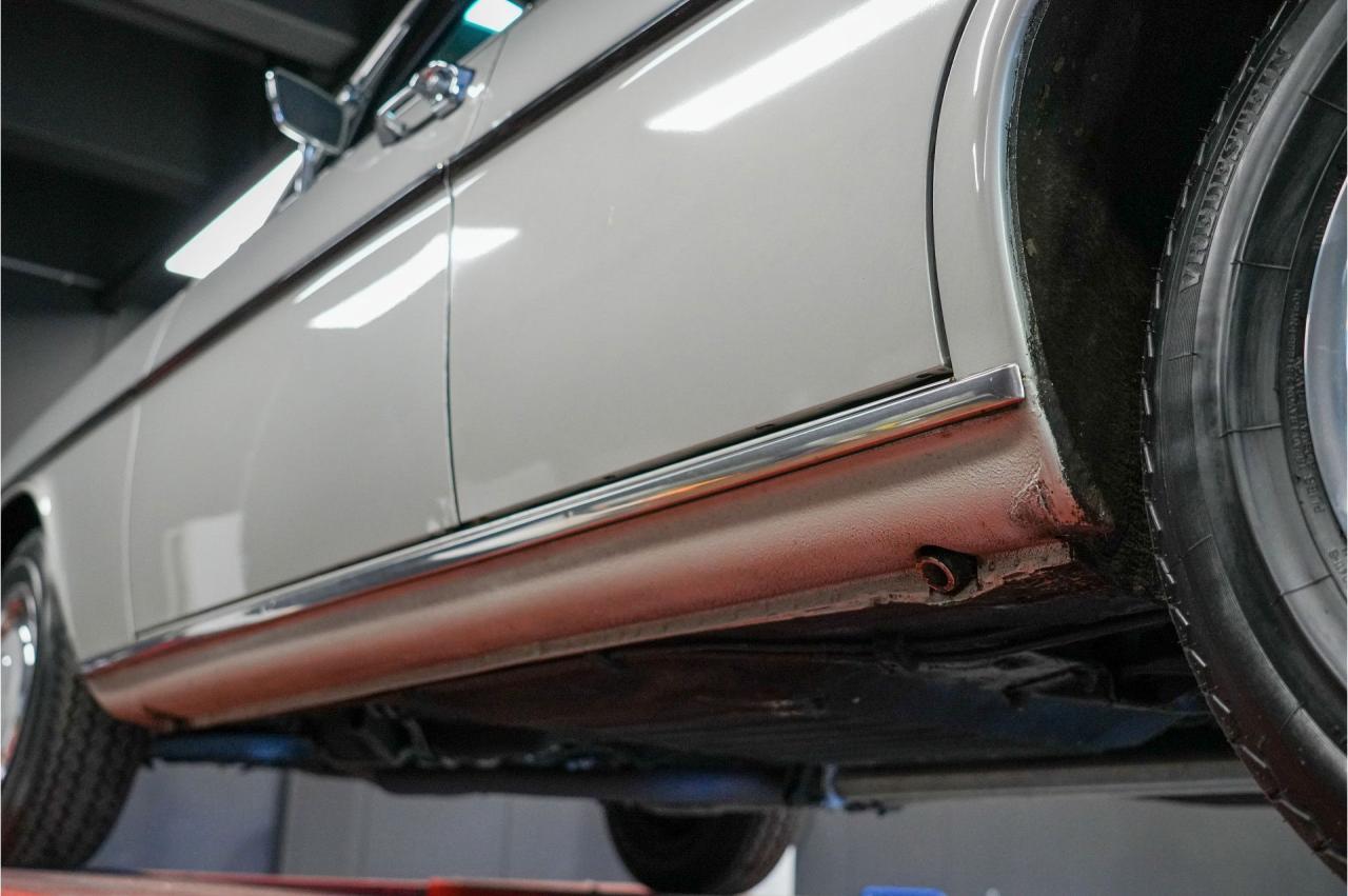 1972 Mercedes - Benz 200 series