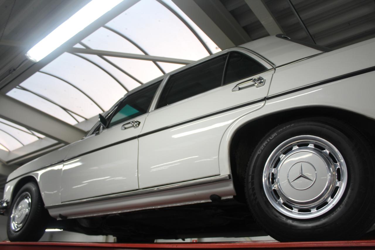 1970 Mercedes - Benz Mercedes Benz 280 SE Automatic &ldquo;Floor shifter&rdquo; Trade-in car