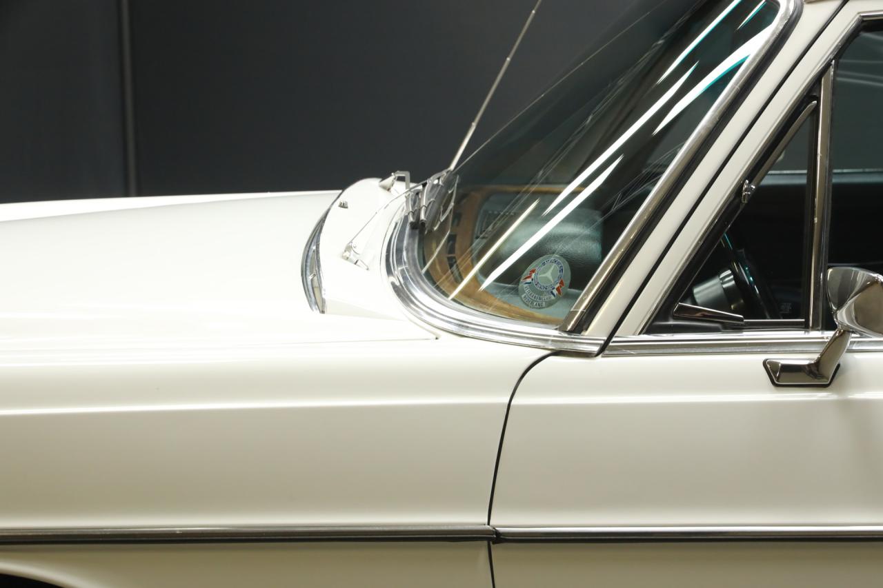 1970 Mercedes - Benz Mercedes Benz 280 SE Automatic &ldquo;Floor shifter&rdquo; Trade-in car