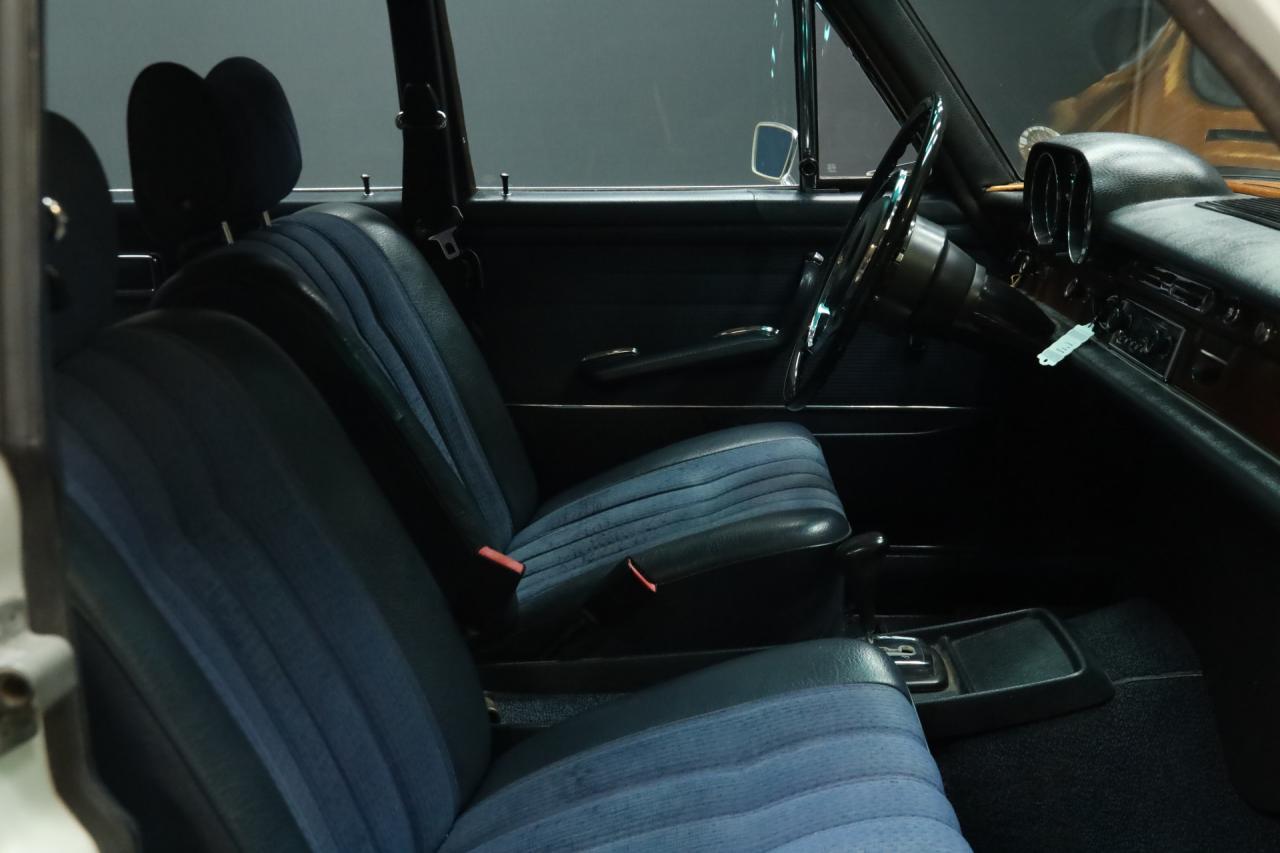 1970 Mercedes - Benz Mercedes Benz 280 SE Automatic &ldquo;Floor shifter&rdquo; Trade-in car