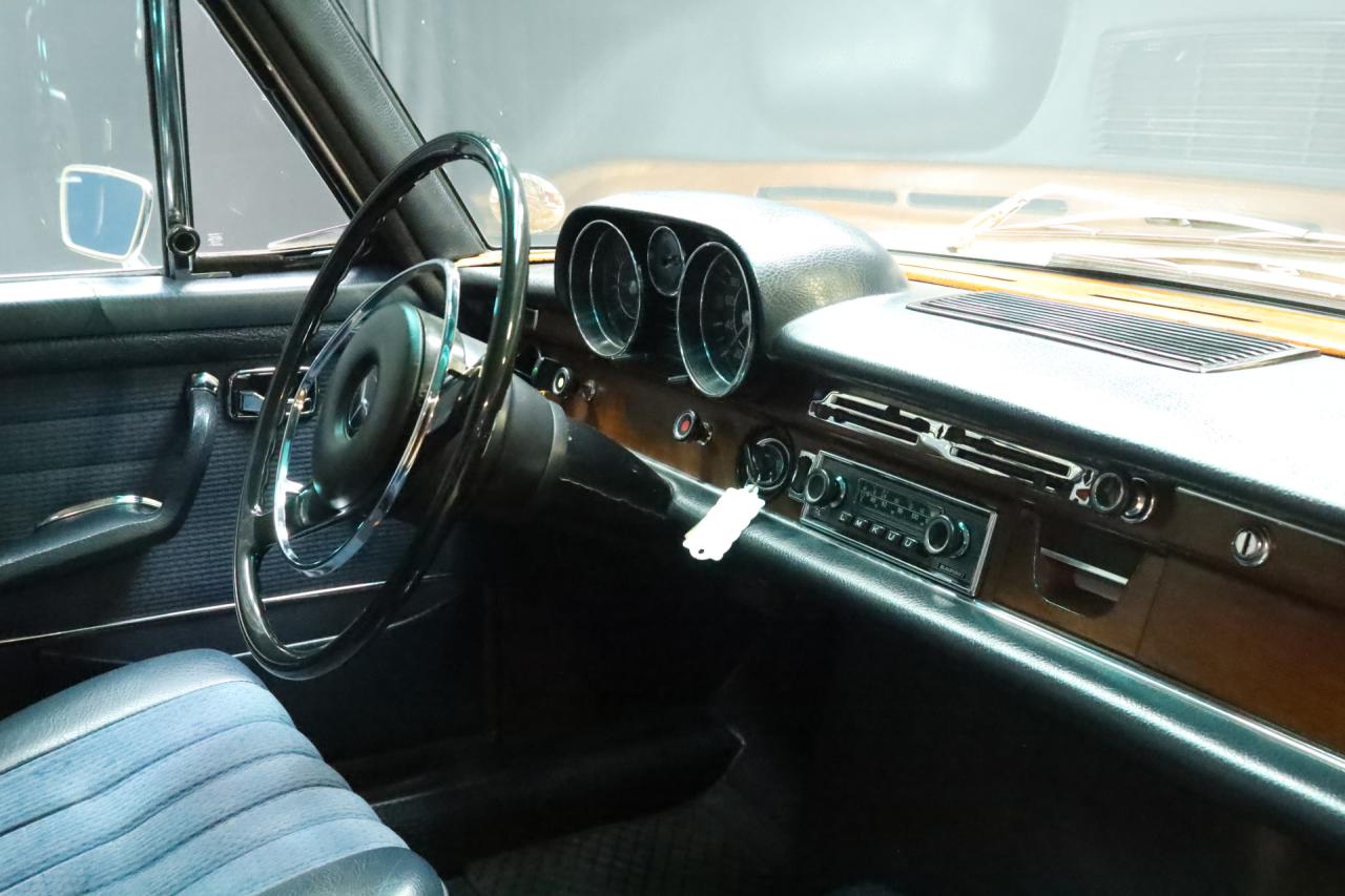 1970 Mercedes - Benz Mercedes Benz 280 SE Automatic &ldquo;Floor shifter&rdquo; Trade-in car
