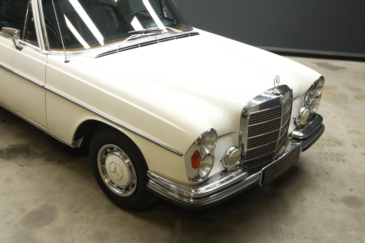 1970 Mercedes - Benz Mercedes Benz 280 SE Automatic &ldquo;Floor shifter&rdquo; Trade-in car