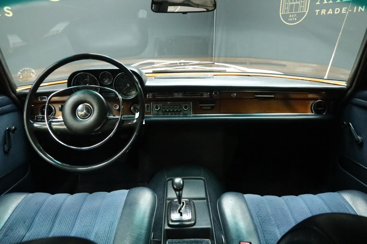 1970 Mercedes - Benz Mercedes Benz 280 SE Automatic &ldquo;Floor shifter&rdquo; Trade-in car