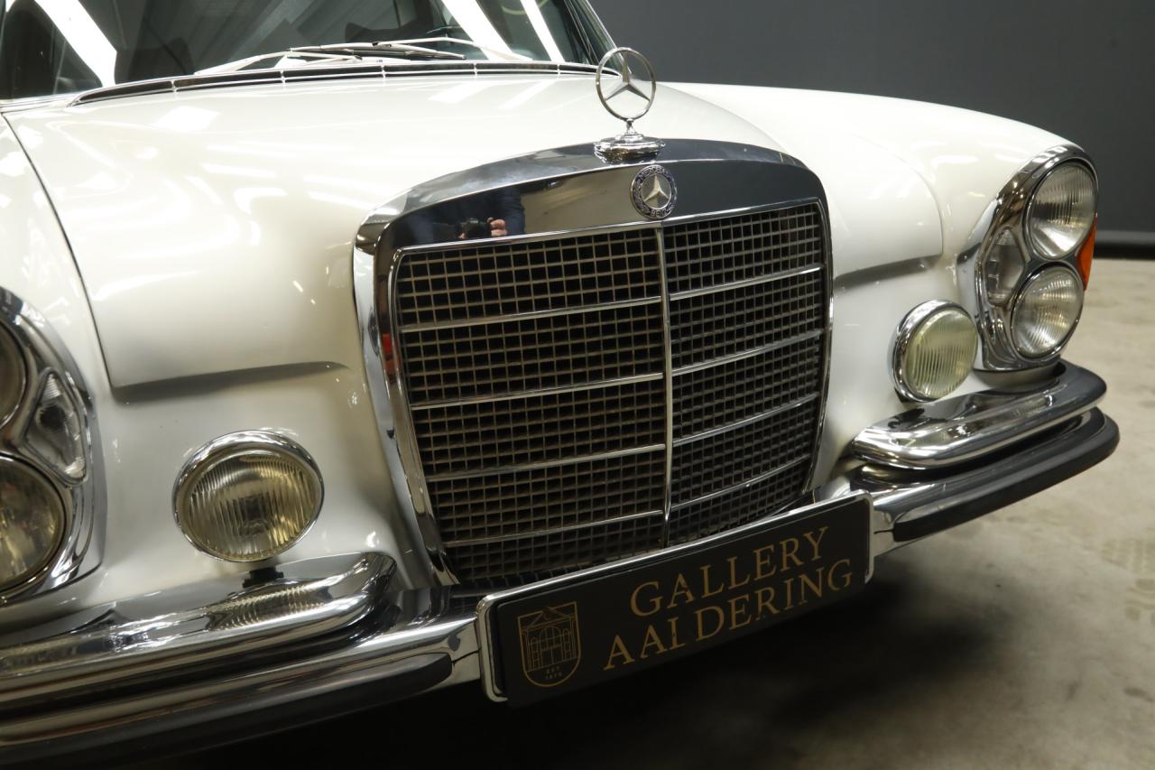 1970 Mercedes - Benz Mercedes Benz 280 SE Automatic &ldquo;Floor shifter&rdquo; Trade-in car