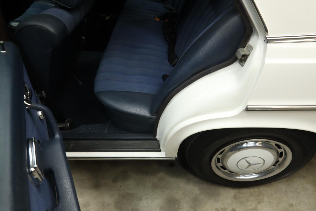 1970 Mercedes - Benz Mercedes Benz 280 SE Automatic &ldquo;Floor shifter&rdquo; Trade-in car