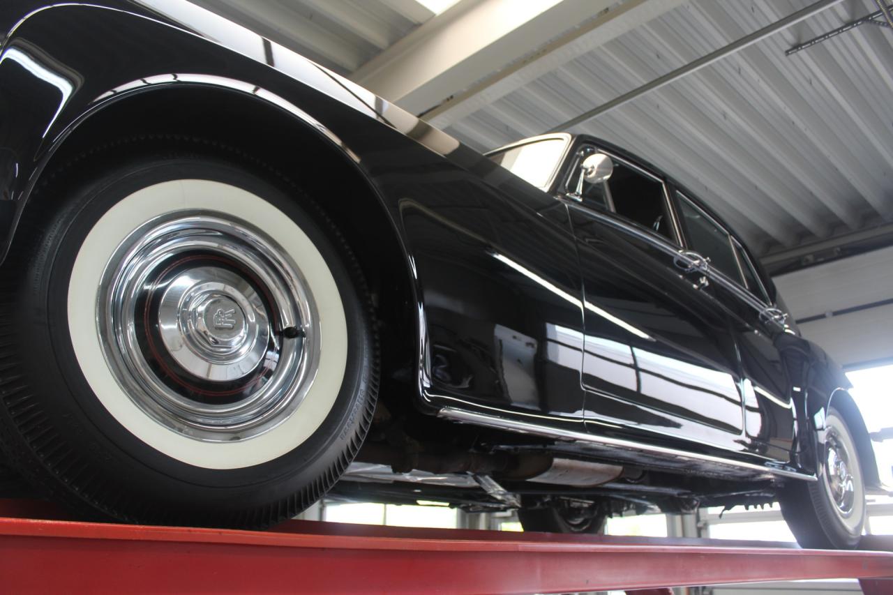 1965 Rolls - Royce Silver Cloud III &ldquo;With Radford cocktail cabinets&rdquo; Only 21000 Miles