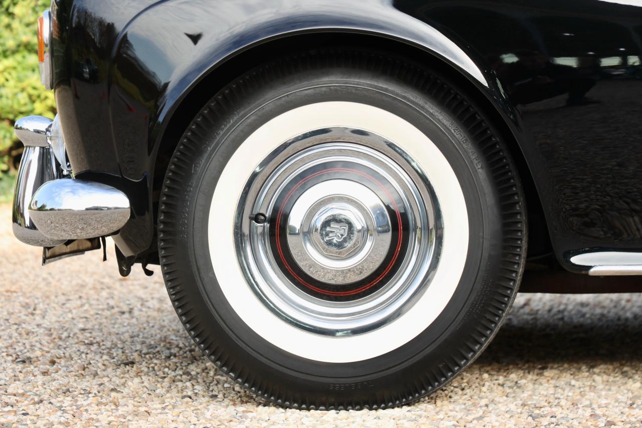 1965 Rolls - Royce Silver Cloud III &ldquo;With Radford cocktail cabinets&rdquo; Only 21000 Miles