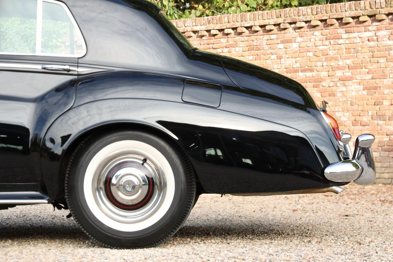 1965 Rolls - Royce Silver Cloud III &ldquo;With Radford cocktail cabinets&rdquo; Only 21000 Miles