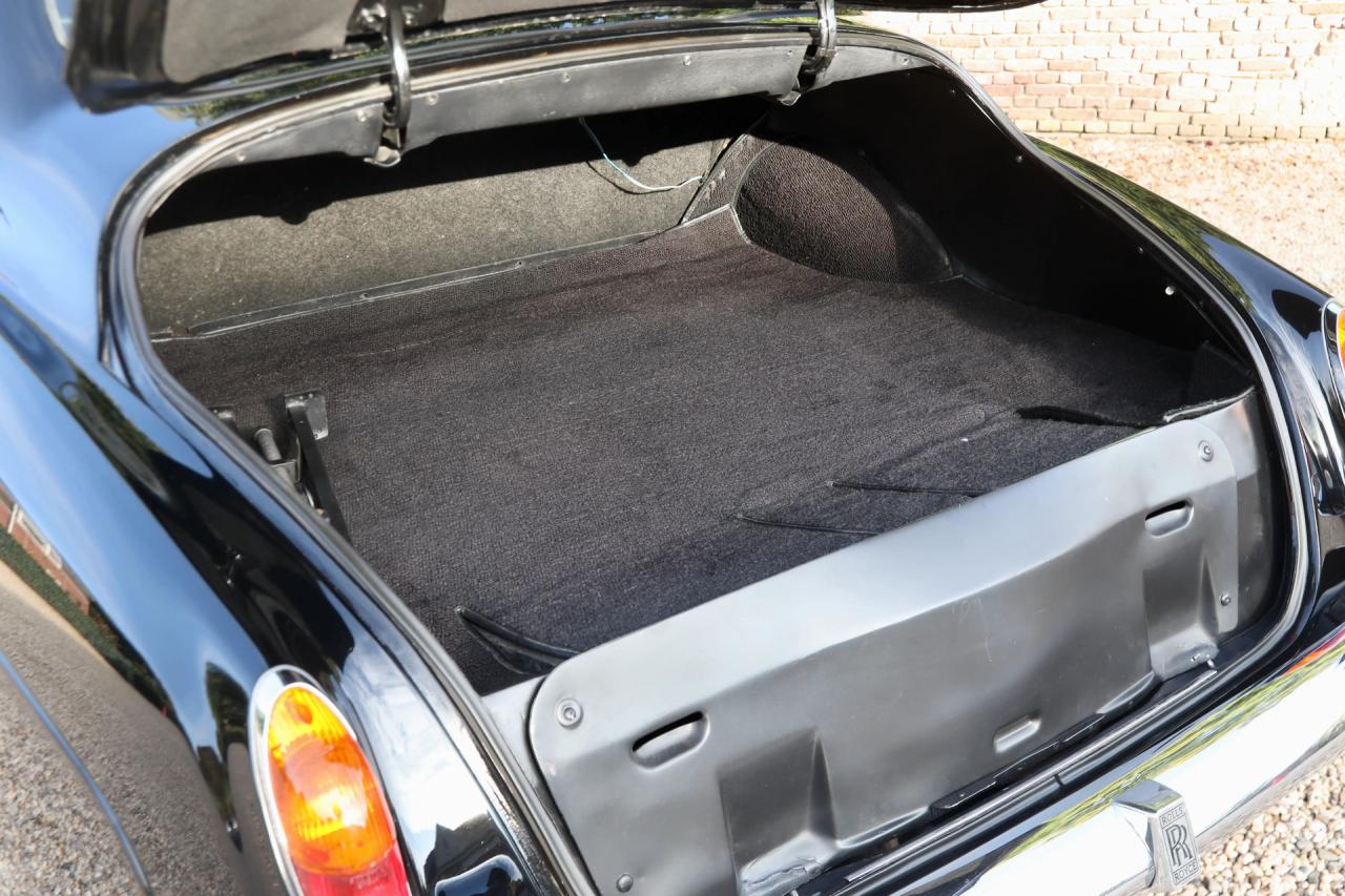 1965 Rolls - Royce Silver Cloud III &ldquo;With Radford cocktail cabinets&rdquo; Only 21000 Miles