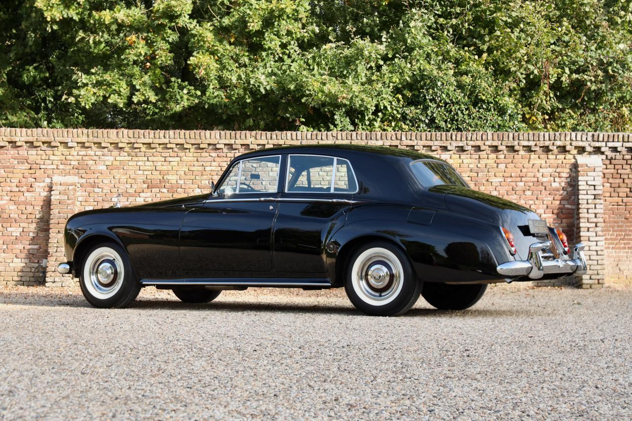 1965 Rolls - Royce Silver Cloud III &ldquo;With Radford cocktail cabinets&rdquo; Only 21000 Miles