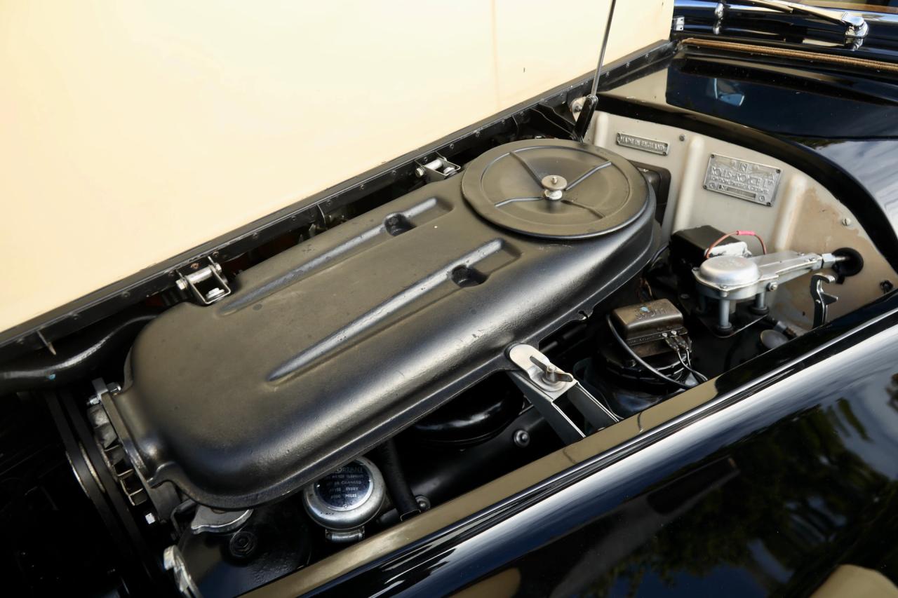 1965 Rolls - Royce Silver Cloud III &ldquo;With Radford cocktail cabinets&rdquo; Only 21000 Miles