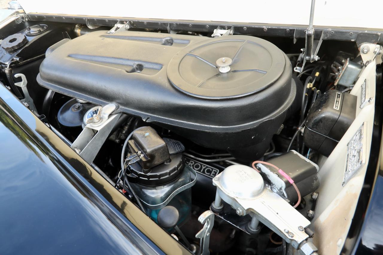 1965 Rolls - Royce Silver Cloud III &ldquo;With Radford cocktail cabinets&rdquo; Only 21000 Miles