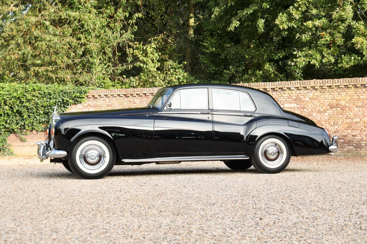 1965 Rolls - Royce Silver Cloud III &ldquo;With Radford cocktail cabinets&rdquo; Only 21000 Miles