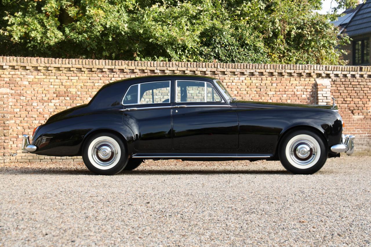 1965 Rolls - Royce Silver Cloud III &ldquo;With Radford cocktail cabinets&rdquo; Only 21000 Miles