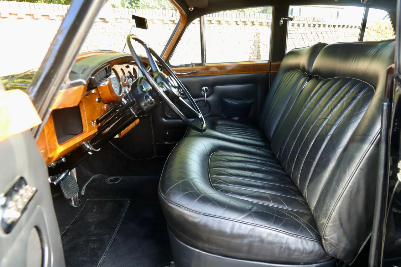 1965 Rolls - Royce Silver Cloud III &ldquo;With Radford cocktail cabinets&rdquo; Only 21000 Miles