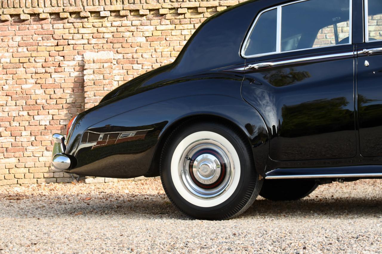 1965 Rolls - Royce Silver Cloud III &ldquo;With Radford cocktail cabinets&rdquo; Only 21000 Miles