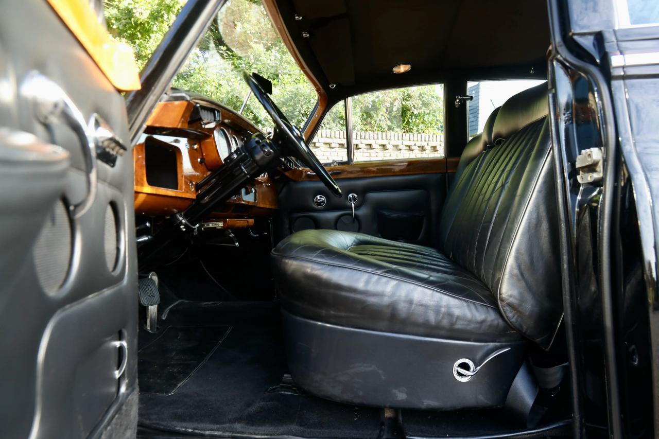 1965 Rolls - Royce Silver Cloud III &ldquo;With Radford cocktail cabinets&rdquo; Only 21000 Miles