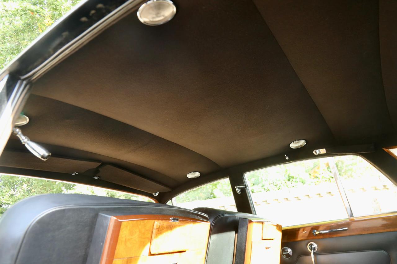 1965 Rolls - Royce Silver Cloud III &ldquo;With Radford cocktail cabinets&rdquo; Only 21000 Miles