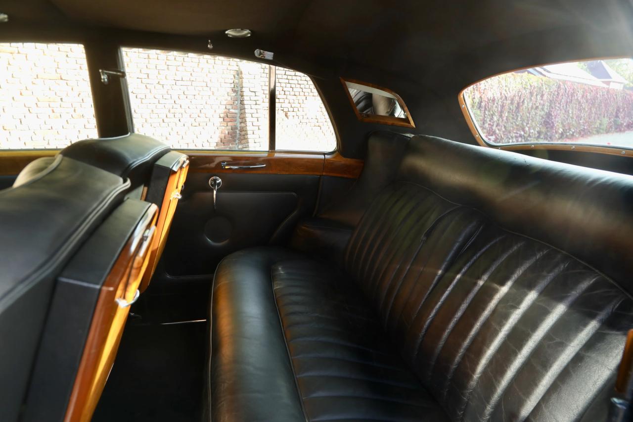 1965 Rolls - Royce Silver Cloud III &ldquo;With Radford cocktail cabinets&rdquo; Only 21000 Miles