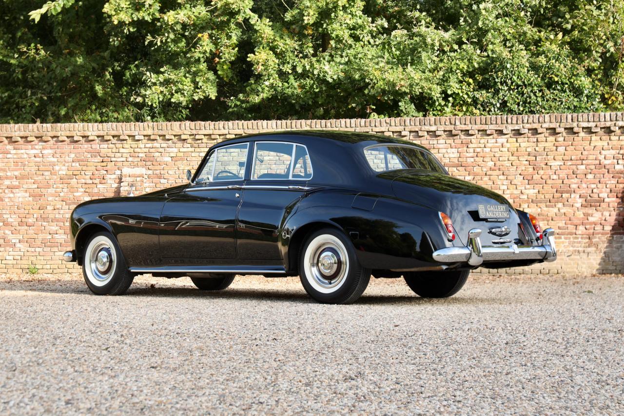 1965 Rolls - Royce Silver Cloud III &ldquo;With Radford cocktail cabinets&rdquo; Only 21000 Miles