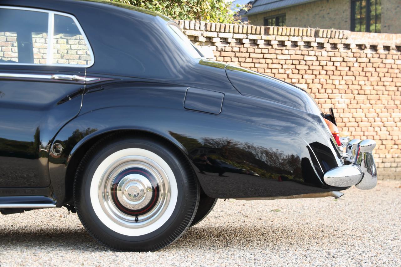 1965 Rolls - Royce Silver Cloud III &ldquo;With Radford cocktail cabinets&rdquo; Only 21000 Miles