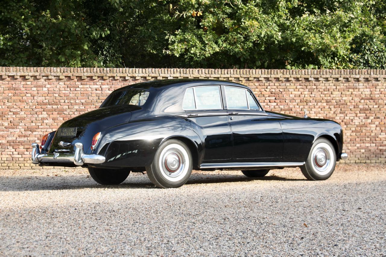 1965 Rolls - Royce Silver Cloud III &ldquo;With Radford cocktail cabinets&rdquo; Only 21000 Miles