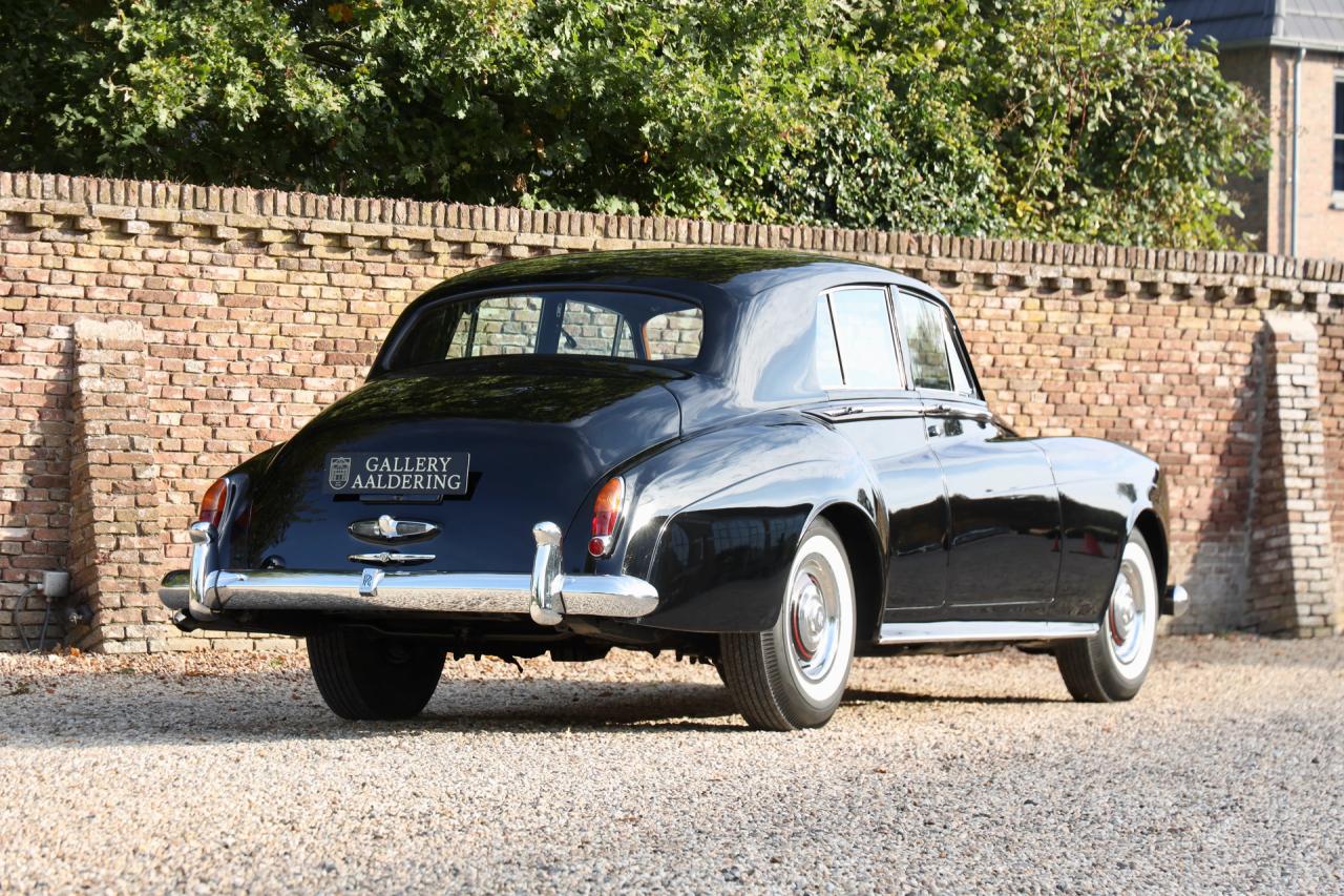 1965 Rolls - Royce Silver Cloud III &ldquo;With Radford cocktail cabinets&rdquo; Only 21000 Miles