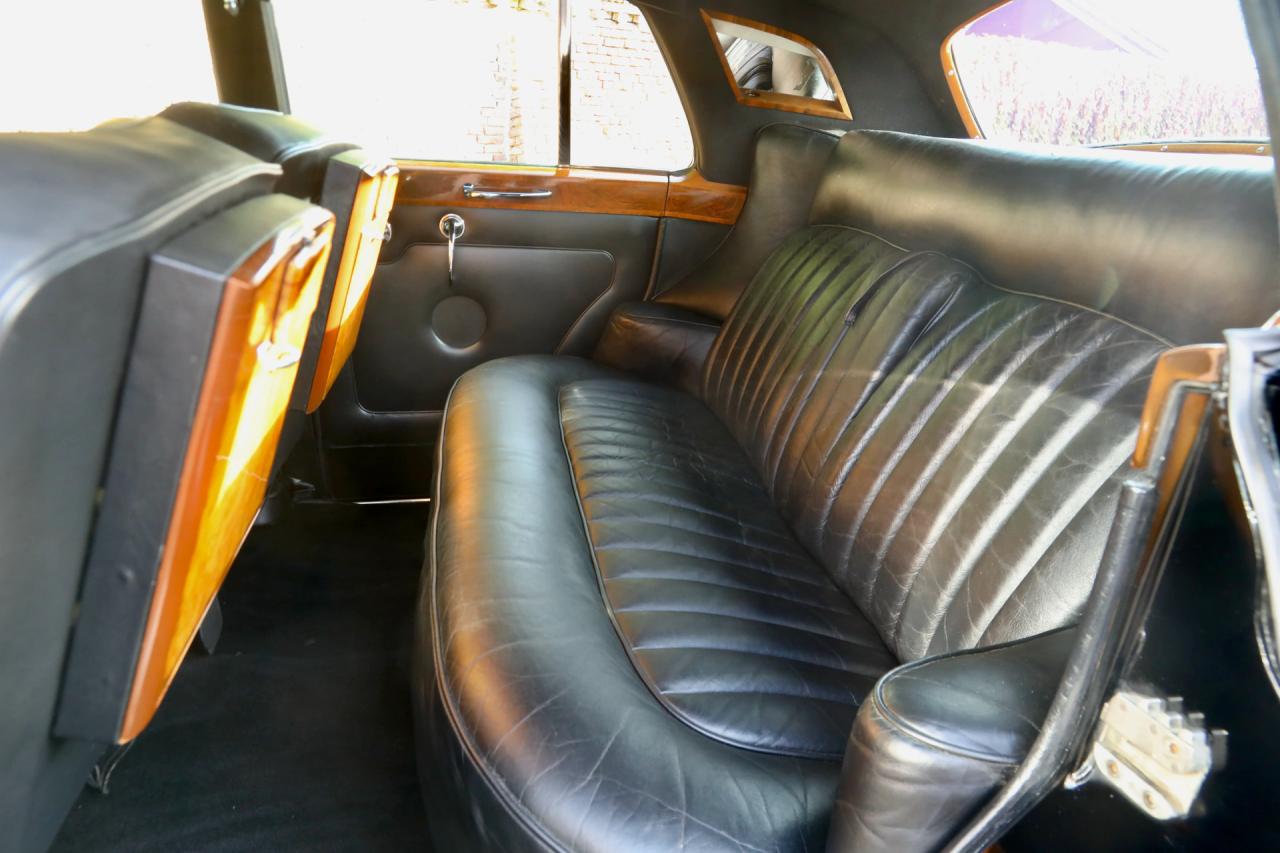 1965 Rolls - Royce Silver Cloud III &ldquo;With Radford cocktail cabinets&rdquo; Only 21000 Miles