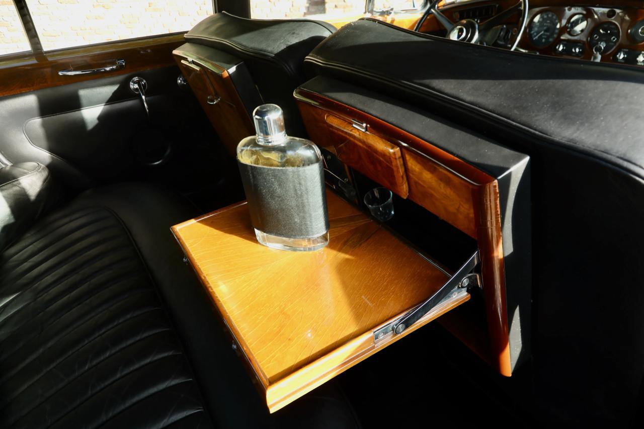 1965 Rolls - Royce Silver Cloud III &ldquo;With Radford cocktail cabinets&rdquo; Only 21000 Miles
