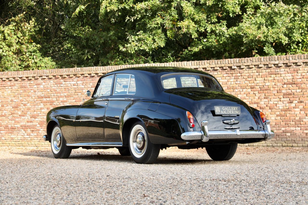 1965 Rolls - Royce Silver Cloud III &ldquo;With Radford cocktail cabinets&rdquo; Only 21000 Miles