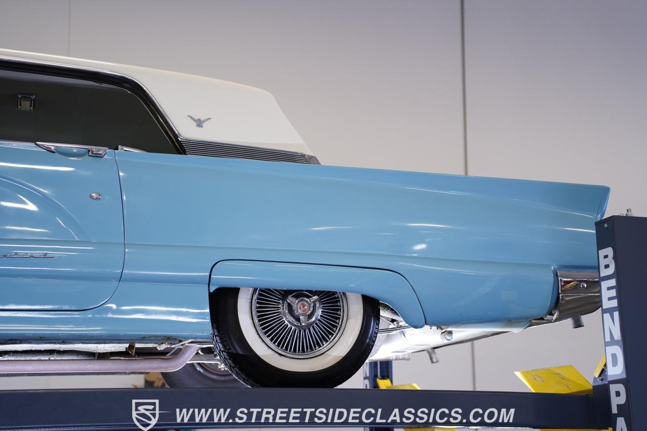 1959 Ford Thunderbird