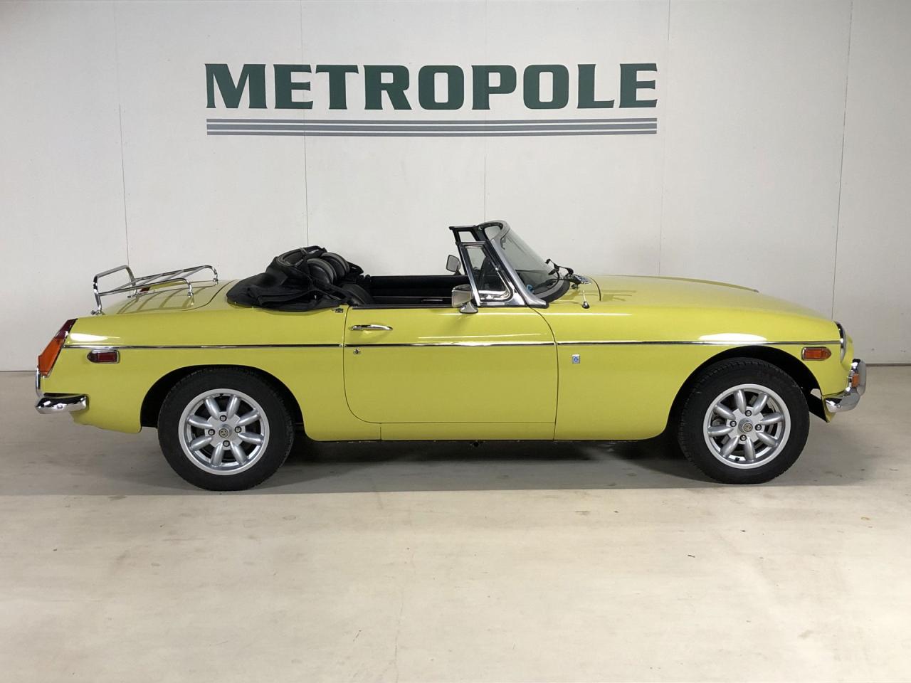 1975 MG B convertible