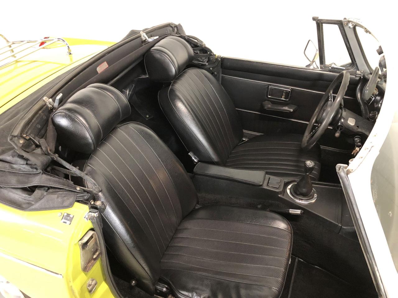 1975 MG B convertible