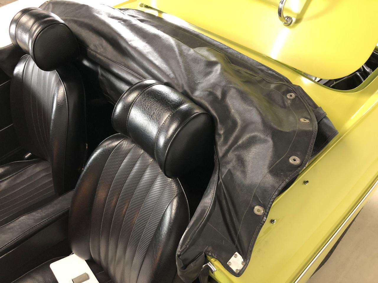 1975 MG B convertible