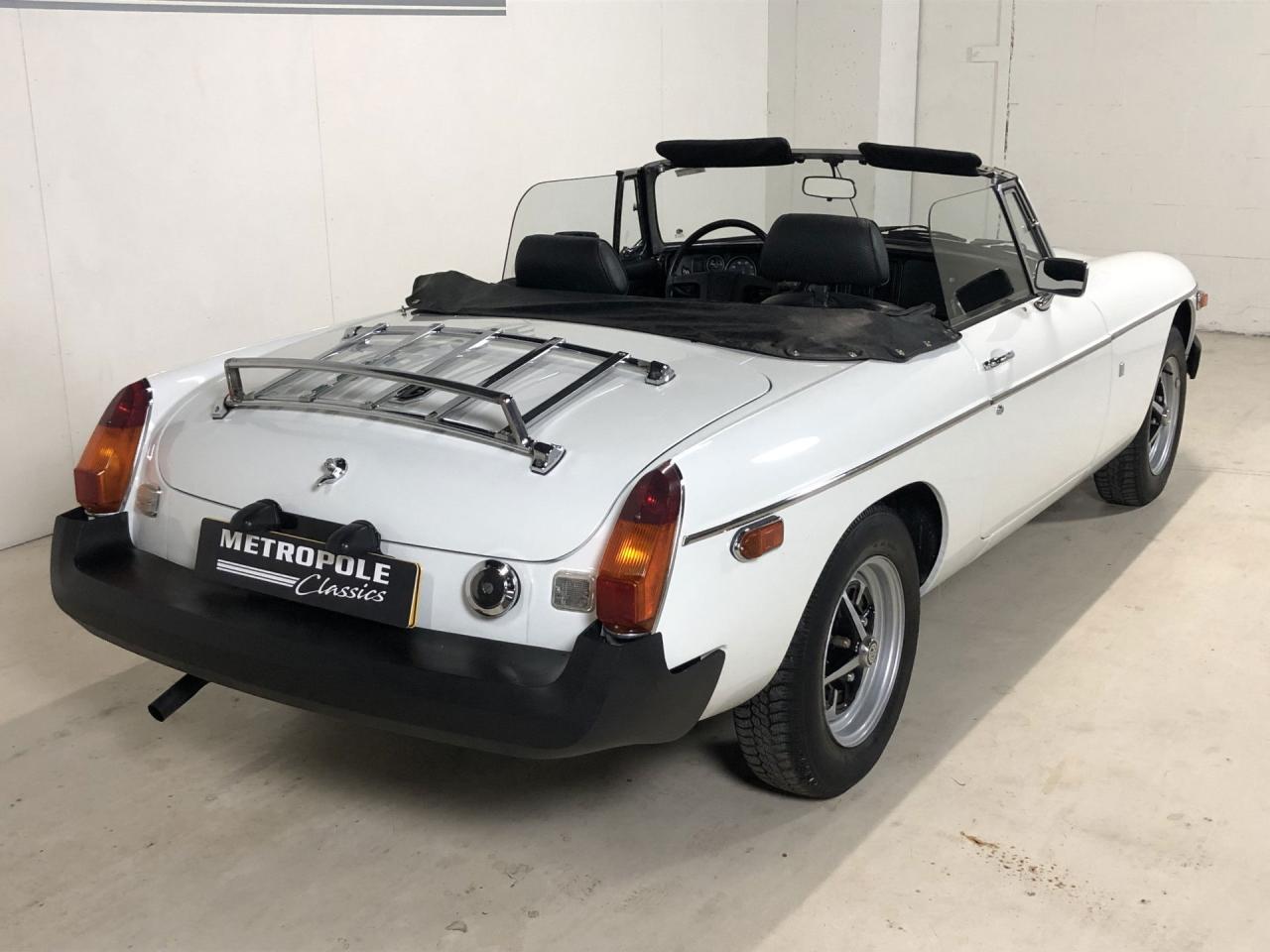 1977 MG B