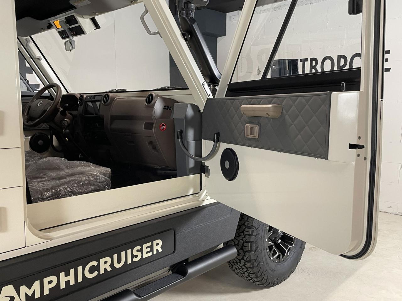 2023 Toyota amphicruser