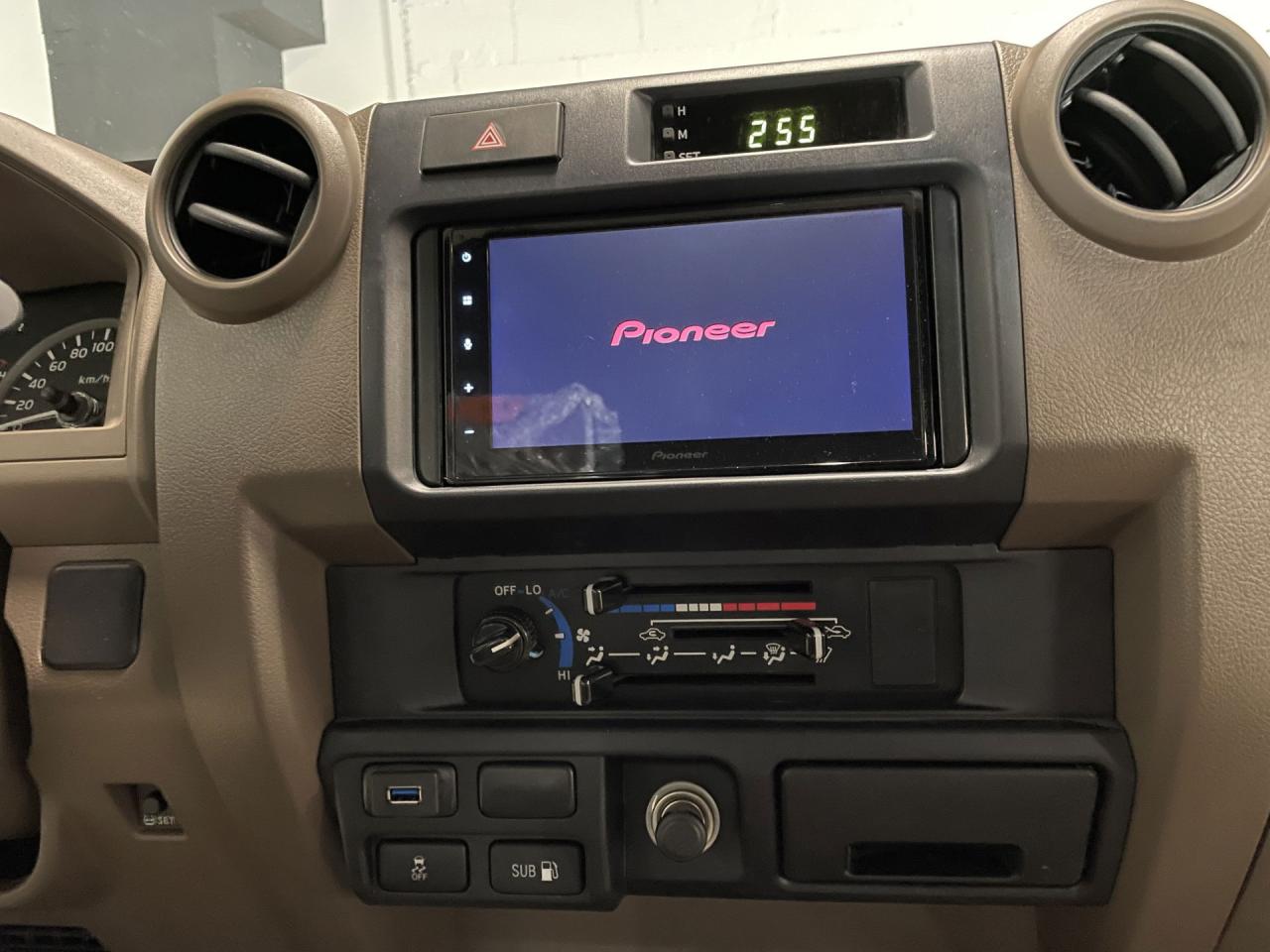 2023 Toyota amphicruser