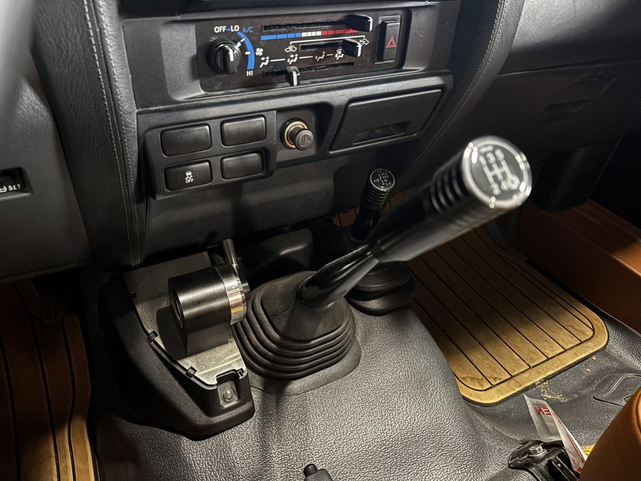 2024 Toyota amphicruser