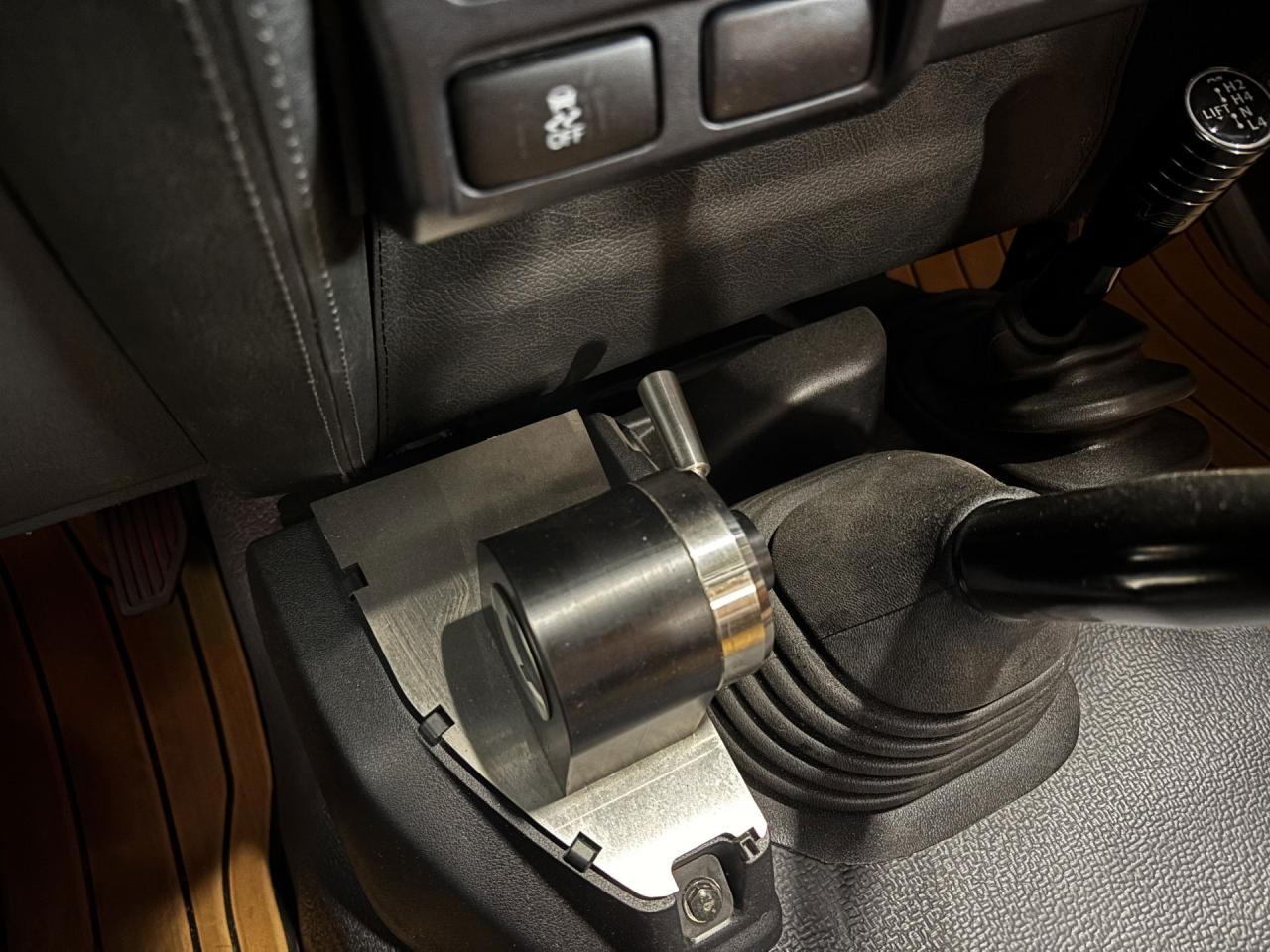 2024 Toyota amphicruser