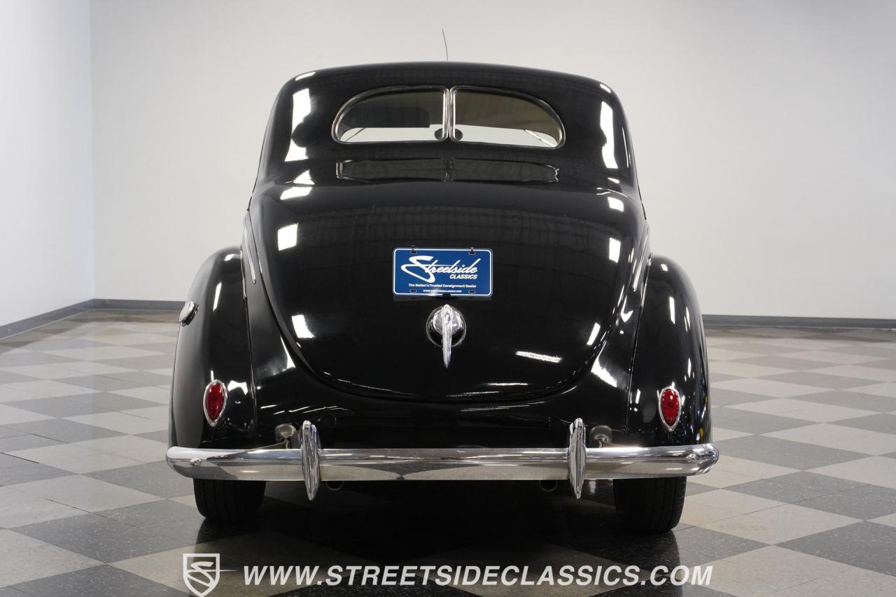 1939 Ford Deluxe Business Coupe