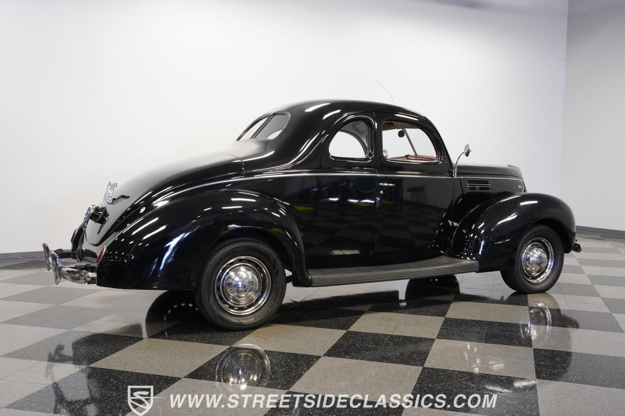 1939 Ford Deluxe Business Coupe