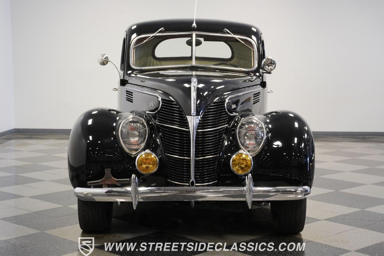 1939 Ford Deluxe Business Coupe