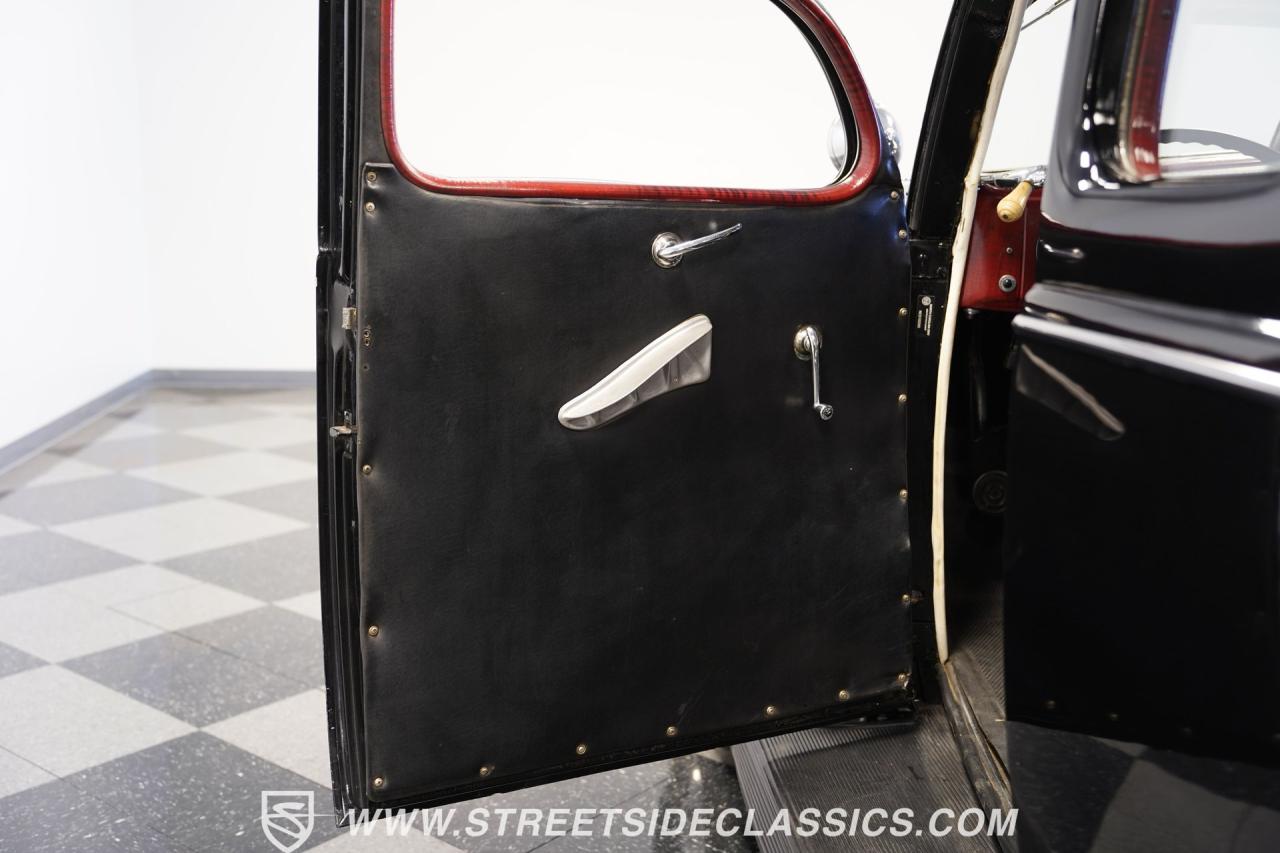 1939 Ford Deluxe Business Coupe