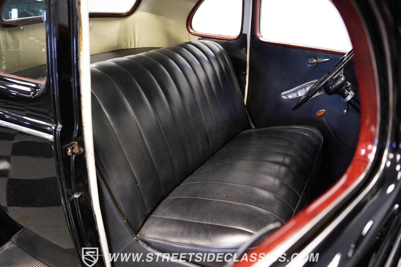 1939 Ford Deluxe Business Coupe