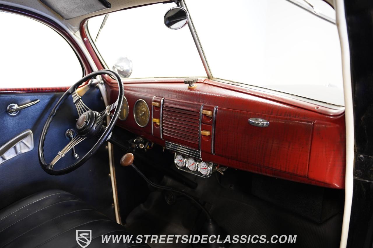 1939 Ford Deluxe Business Coupe